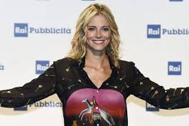 Dopo aver conseguito la laurea in scienze della comunicazione presso l'università degli studi la sapienza di roma. Francesca Fialdini Eta Peso Altezza Carriera E Vita Privata