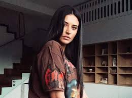 Pentru a fi în formă maximă, ea face mari sacrificii. Foto Antonia IpostazÄƒ De Infarct Sub Razele Soarelui Artista A ImbrÄƒcat Cel Mai Minuscul Costum De