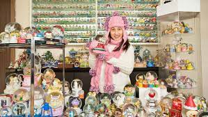 Buy snow globe collection products and get the best deals at the lowest prices on ebay! Christmas Comes Early For Owner Of The World S Largest Collection Of Snow Globes Guinness World Records