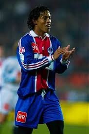 Transmita ao vivo a partida da liga online de qualquer lugar. Ronaldinho Of Paris Saint Germain During The French Cup Match Between Paris Saint Germain French Cup Vintage Football