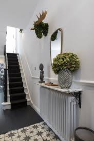 An Entertaining And Completely Renovated House In London Desire To Delight Desi Fun Completely Delight Desi Renovieren Flur Dekor Haus Streichen