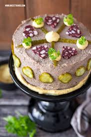 Leberwursttorte Herzhafte Torte Mit Leberwurst Nicest Things In 2020 Herzhafte Tortchen Herzhafte Kuchen Leckereien