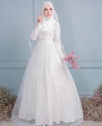 Seleksi jubah muslimah digayakan untuk semua acara, termasuklah untuk ke. 25 Inspirasi Keren Baju Nikah Muslimah 2019 Lamaz Morradean
