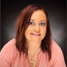 Karen Putman's Instagram, Twitter & Facebook