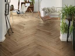 Opera nel settore dei pavimenti e dei rivestimenti dell'edilizia. Unico Pavimento In Gres Porcellanato Effetto Legno Woodglam By Ragno Gres Porcellanato Effetto Legno Le Pavimenti Pavimentare In Legno Piastrelle Effetto Legno