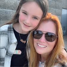 Where to find or how to build a food pantry box?