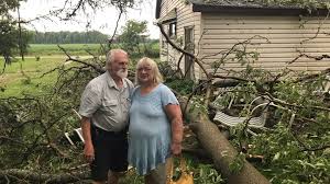 Residents posted video on social media thursday afternoon after environment canada issued tornado warning for several regions near lake simcoe. I Was Shaking And Terrified Possible Tornado Strikes Lambton County Ctv News