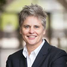 Angela Willson (@ang_era)