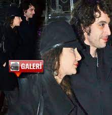 Sıla ve i̇lker kaleli sevgili mi? Dudaklarinda Askin Izi Var