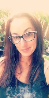 Hi there! I don't have a crazy story, but a simple one that I wanted to  share. My name is Flora, I'm 24 and an expat living in the south west of