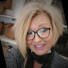 In Praise of Lesley Mansfield