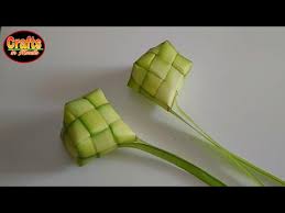 Kampong bukit katil accommodation in hotels, apartments with huge savings. Cara Membuat Ketupat Segitiga Paling Gampang Coconut Leaf Craft Triangle 3d Youtube