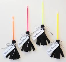 Maybe you would like to learn more about one of these? Activite Manuelle Halloween Pour Les Enfants De Tout Age Idees Et Tutos