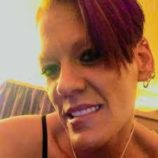 Sarah Pozniak's Instagram, Twitter & Facebook