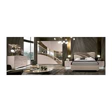 Le misure del letto matrimoniale sono standard, ma esistono varie alternative quindi bisogna prestare una certa attenzione e valutare due parametri: Camera Da Letto Cachemire Coco Rtl