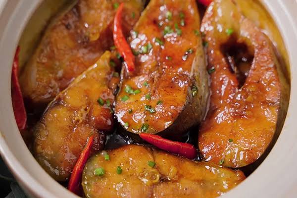 Cách Làm Cá Kho Tộ Tuyệt Ngon Cho Bữa Cơm Gia Đình