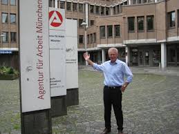Unsere jobsuchmaschine findet heute 2.285.662 stellenangebote und jobs auf jobbörsen sowie stellenanzeigen direkt auf den unternehmensseiten. Munchen Hoffnung Fur Azubis Agentur Fur Arbeit Es Gibt Immer Noch Lehrstellen