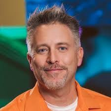 Mike Hetke's Instagram, Twitter & Facebook