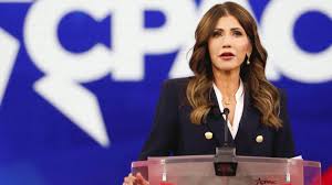 Carmenmoore26 videos attractive legs curvy body sexy