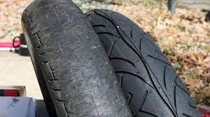 Ban berbahan khusus dengan tapak ban lebar. Pengguna Motor Wajib Tahu 12 Tanda Ban Harus Segera Diganti Otomotif Liputan6 Com