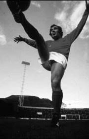 Van moer died in a hospital in leuven on 24 august 2021 from a stroke, aged 76. Wilfried Van Moer Wordt Vandaag 60 De Standaard Mobile
