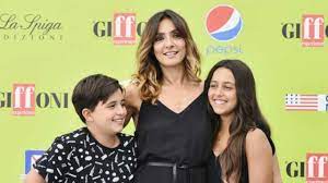 Di recente si era parlato di una crisi tra l'ex ragazza di non è la rai e l'allenatore della juventus ma le. Jolanda E Leonardo Chi Sono I Figli Di Ambra Angiolini Eta E Francesco Renga Controcopertina Com