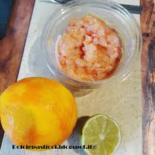 Mazzancolle mela granny smith scorza arancia non trattata succo di limone sale in fiocchi pepe preparazione: Dolci E Pasticci Tartare Di Gamberi Rossi Con Kiwi E Salsa All Arancia