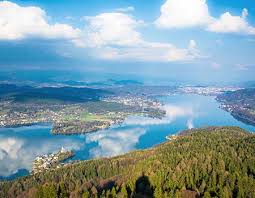 Wenn sie in kärnten ankommen, die sonne auf der haut spüren, die klare luft atmen und das quellreine wasser plätschern hören, dann wissen sie: Reisefuhrer Karnten Mit Hund Tipps Und Infos