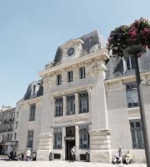 Post Office In Saint Germain En Laye Ile De France Maison Annee 30 Saint Germain