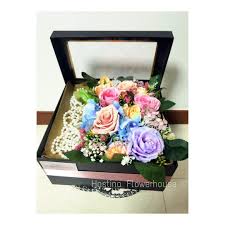 Untuk gubahan anda boleh biarkan bunga rampai anda terbuka diatas dulang hantaran ataupun anda boleh diy sendiri dan masukkan. Duit Hantaran Floral Box Hobbies Toys Stationary Craft Other Stationery Craft On Carousell