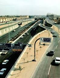 صورة تاريخية│ الملك فيصل بن عبدالعزيز رحمه الله في احتفالات عيد الفطر المبارك، يرافقه إخوانه الملك فهد والملك خالد والملك عبدالله رحمهم الله. Ø¹Ø§Ø´Ù‚ Ø§Ù„Ù…Ø§Ø¶ÙŠ A Twitter Ø·Ø±ÙŠÙ‚ Ø§Ù„Ù…Ù„Ùƒ ÙÙ‡Ø¯ ÙÙŠ Ø§Ù„Ø±ÙŠØ§Ø¶ Ø¨Ø¯Ø§ÙŠØ© Ø§ÙØªØªØ§Ø­Ù‡ Ø¹Ø§Ù… Ù¡Ù¤Ù¡Ù¡Ú¾ Ù¡Ù©Ù©Ù¡Ù… Ù„Ø§Ø­Ø¸ Ø£Ø³ÙˆØ§Ù‚ Ø§Ù„ÙƒØ¨Ø§Ø±ÙŠ ÙƒØ§Ù†Øª Ù…ÙˆØ¬ÙˆØ¯Ø© Ø¹Ù„Ù‰ Ø§Ù„ÙŠØ³Ø§Ø±
