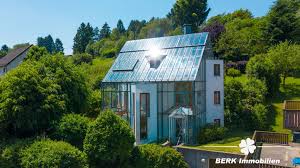 Krauss glashaus , eine wohnplattform, wo indoor gleich outdoor ist, die sich dezent in das landschaftsbild einfügt, signalisiert einklang mit der natur und umweltschutz. Haus Zum Verkauf 63869 Heigenbrucken Jakobsthal Mapio Net