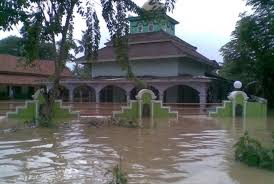 Puluhan Rumah Di Karawang Terendam Banjir Republika Online