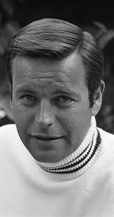 Happy birthday to Robert Wagner(Detroit, February 10, 1930) who turns 93  today! #robertwagner