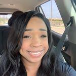 Clarissa Lott's Instagram, Twitter & Facebook