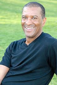 Noozhawk Talks: Derrick Curtis Dares to Teach Kids to Dance