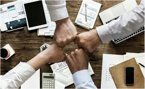 Este es el proceso mediante el cual una compañía y/o organización identifica un proceso dentro de su rutina que podría aumentar es decir, existe una relación de sociedad entre las organizaciones. Que Es El Outsourcing O La Subcontratacion
