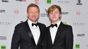 Owens north kingstown gc +15 : Grey S Anatomy Kevin Mckidd Zeigt Sohn