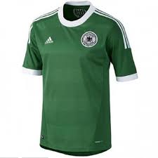 Entdecke jetzt alle adidas kollektionen! Auswartstrikot Em 2012 Keine Angst Vor Grasflecken Em2012 Fussball Dfb Trikot Dfb Nationalmannschaft Fussballtrikot