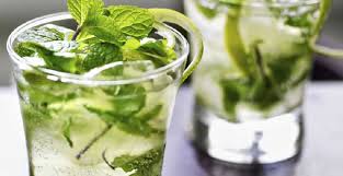 1 drinking mezcal straight 2 making a mezcal margarita 5 Cocteles Con Mezcal Y Licor De Chile Ancho Para Tues Fiestas