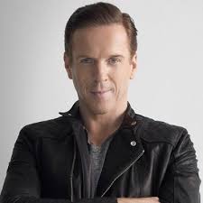 Aishah Abdullah (@AishahLah)