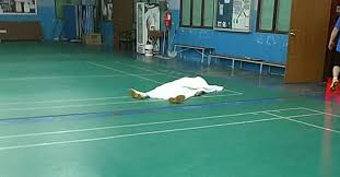 Taman putra damai, 47301 petaling jaya, selangor, malaysia. Johor Man Collapses And Dies While He Plays Badminton World Of Buzz