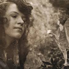 Cottingley Fairies fake photos to go under the hammer