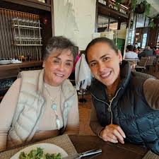 La 2da foto fue del día en el que me certifique de POUND en el 2017, se  nota una sonrisa muy forzada jejeje y la 3er foto es Fanny Vélez dándolo  todo