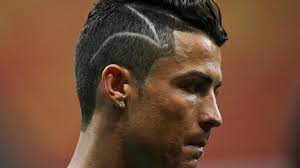 Cristiano ronaldo kauft sich teuerstes auto der welt. Cristiano Ronaldo Mit Blitz In Der Frisur