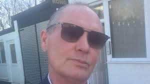 Hei, denne artikkelen er over ett år gammel og kan inneholde utdatert informasjon. Wegen Dschungelcamp Ex Fussballer Verpasst Geburt Von Enkel Promiflash De