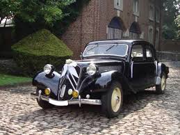 Vous pourrez choisir entre la location d'une bentley s1, rolls royce silver. Location De Voitures De Mariage