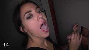 Two Hand Blowjob - CumGloryHole.se