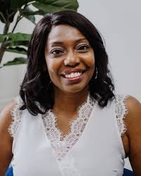 Emily Hinds's Instagram, Twitter & Facebook