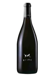 Grillo 2009 Vin De Couleur Rouge Bigarreau Profond Robe Intense Et Reflets Violets Nez Elegant Qui En S Design De Bouteille Etiquette Vin Etiquette De Vin